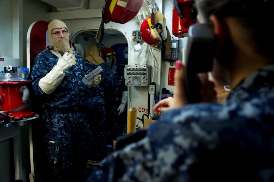 Sailors conduct repair locker training. (8270222776)