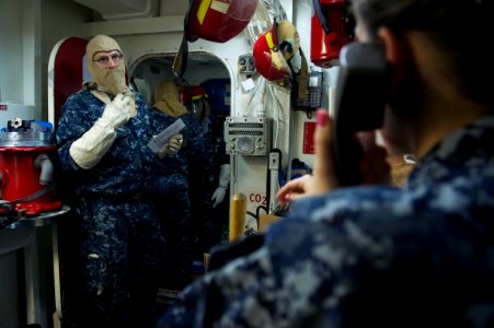 Sailors conduct repair locker training. (8270222776)