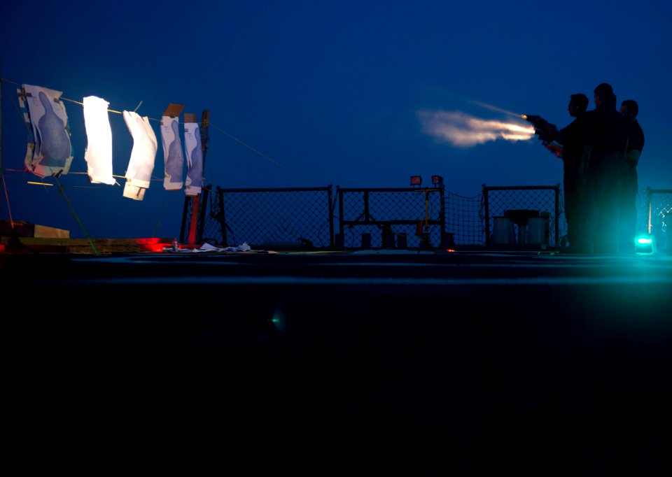 Sailors conduct small-arms training. (14273308433)