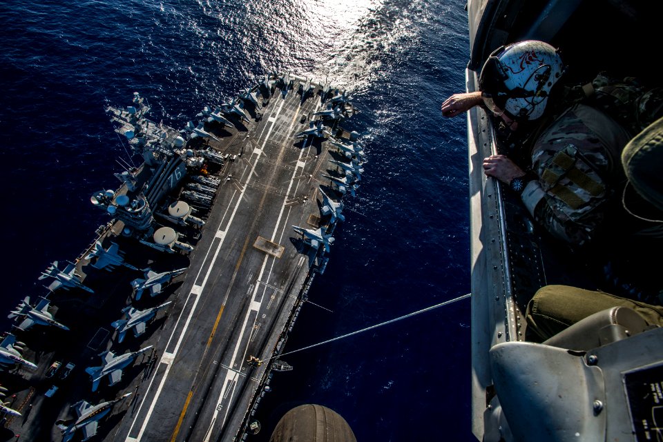Sailors conduct a special patrol insertion-extraction exercise. (21878388491)