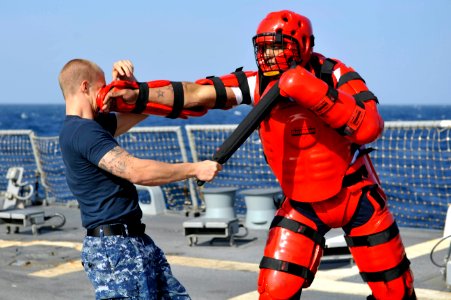 Sailors conduct security reaction force training at sea. (8384017942)