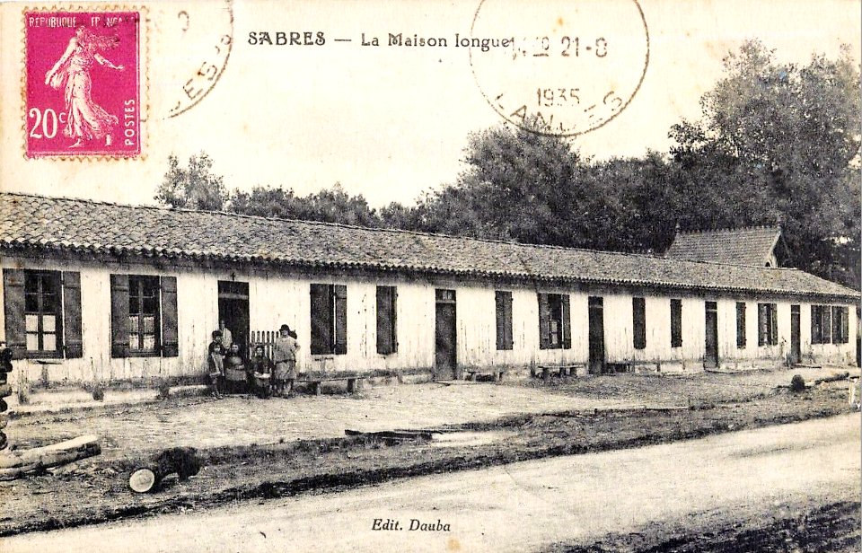 Sabres - Maison longue