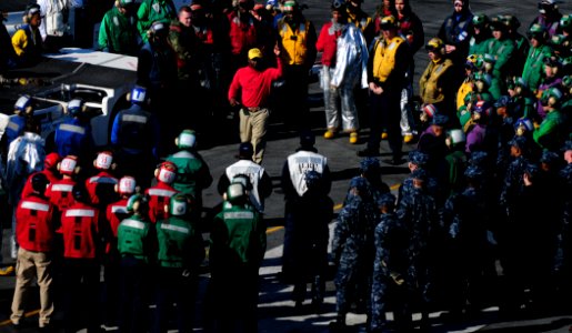 Sailors get training during general quarters. (8570978029)