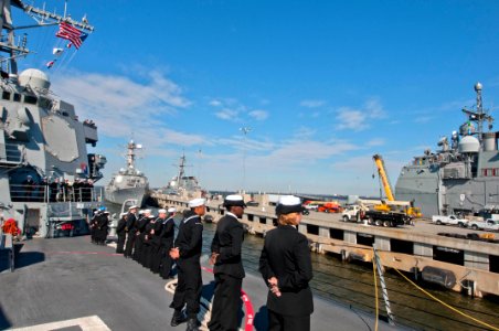 Sailors man the rails of USS Winston S. Churchill. (8600829854)
