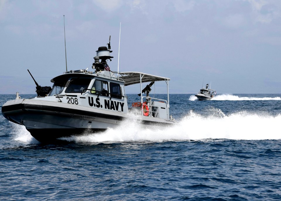 Sailors Manuever Through Gulf of Tadjoura (38208238226)
