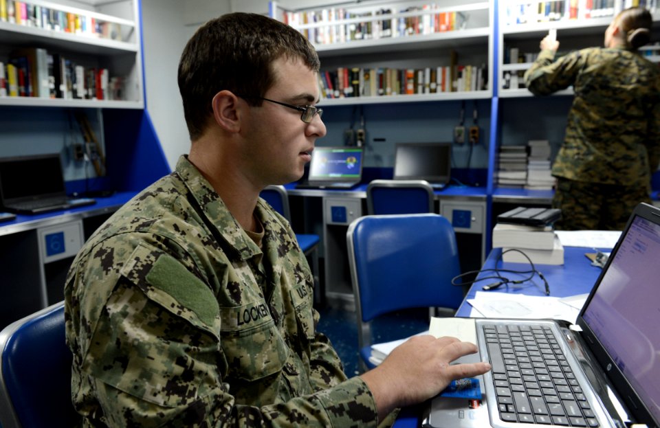 Sacramento, Calif. native serves aboard USS Bonhomme Richard 120911-N-XY604-010