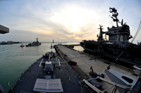 Sailors prepare the ship to get underway. (6807746751)