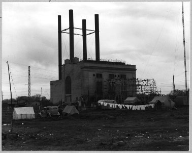 Sacramento, California. From the roof of the power plant, Pacific Gas and Electric Company, approxim . . . - NARA - 521750