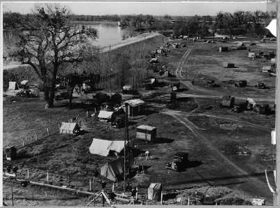 Sacramento, California. Squatter camp of agricultural labor migrants one-eighth mile outside city l . . . - NARA - 521745
