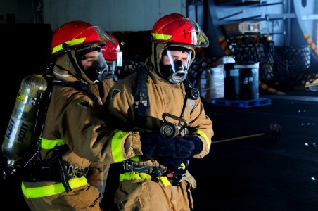 Sailors train for a mass casualty event. (8531826194)