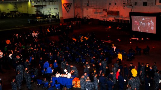 Sailors watch Super Bowl XLVII aboard USS Carl Vinson. (8446977293)