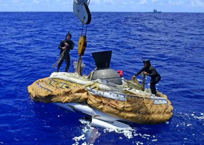 Sailors recover the test vehicle for NASA's Low-Density Supersonic Decelerator. (18623760926)