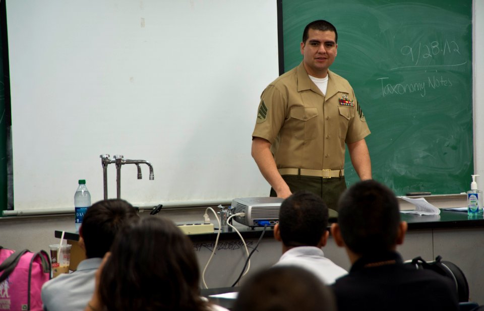 Sailors and Marines from USS Bonhomme Richard visit students in Guam 120928-N-WX580-086