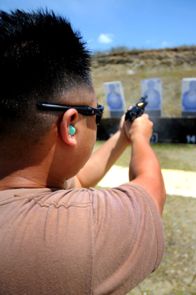 Sailors at Guantanamo Weapon Range DVIDS301513