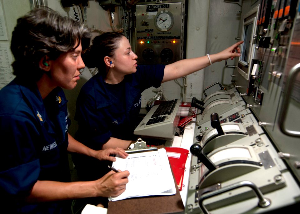 Sailors work aboard USS James E. Williams. (6996074416)