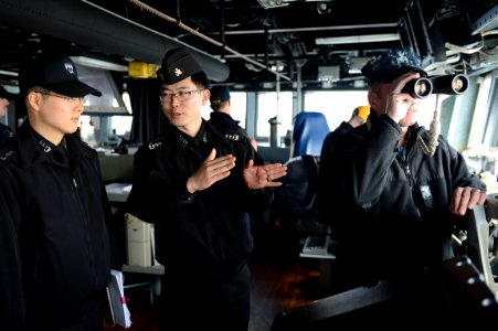 Sailors aboard USS McCampbell participate in Foal Eagle. (8569854280)