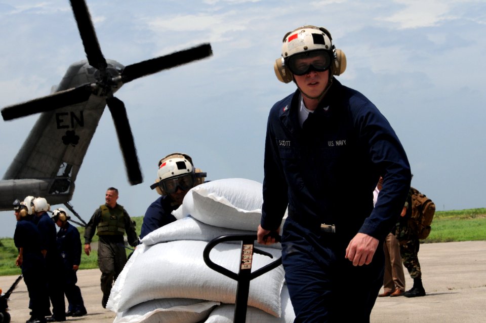 Sailors help with Disaster Relief Continuing Promise 08 DVIDS114107