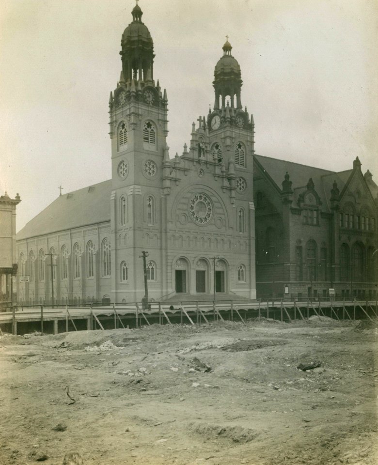 Saint Stanislaus Kostka Church, Chicago, 1913 (NBY 545)