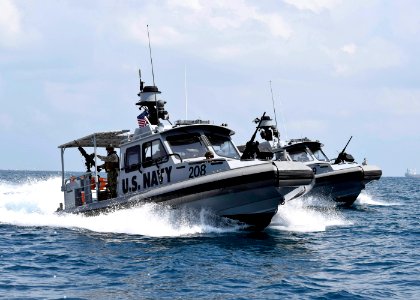 Sailors Manuever Through Gulf of Tadjoura (38208241376)