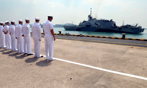 Sailors observe USS Freedom arrive in Singapore. (8660447641)