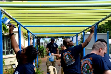 Sailors participate in a community service event. (16526403247)