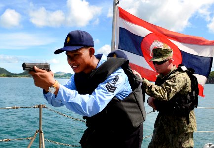Sailors conduct VBSS training. (9017091307)