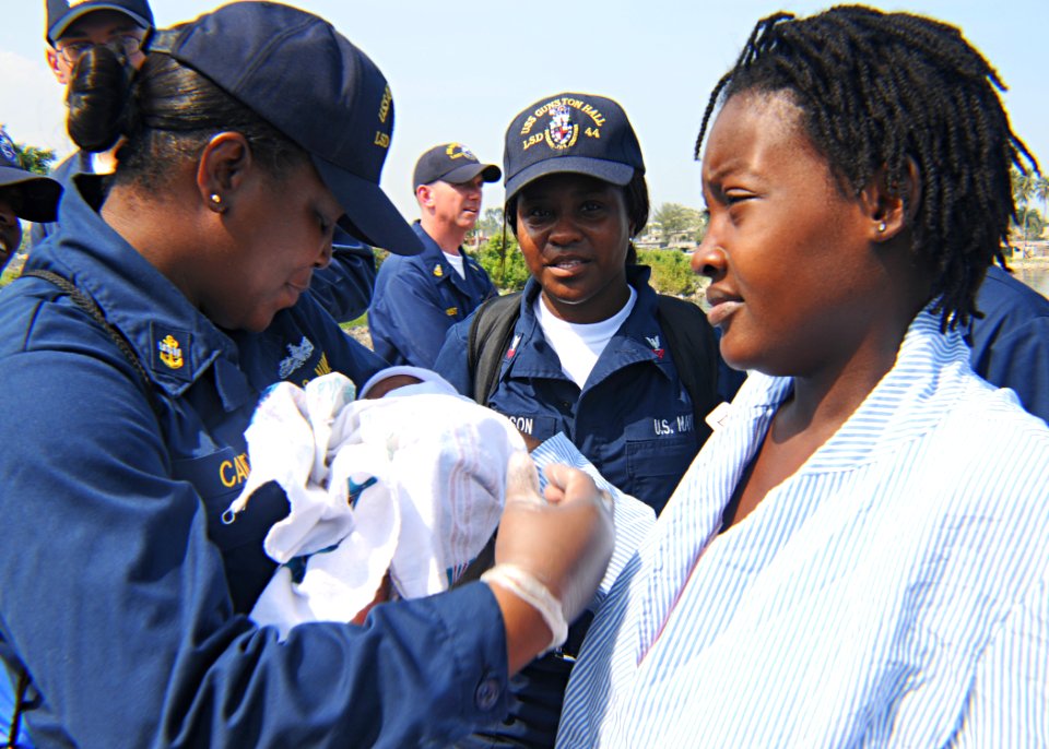 Sailors continue Haiti relief efforts DVIDS249391
