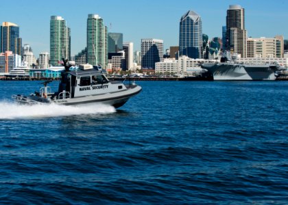 Sailors patrol San Diego Bay. (8475347293)
