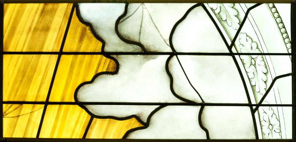 Saint-Chapelle de Vincennes - Baie 5 - Nuée et rayons lumineux (bgw17 0988)