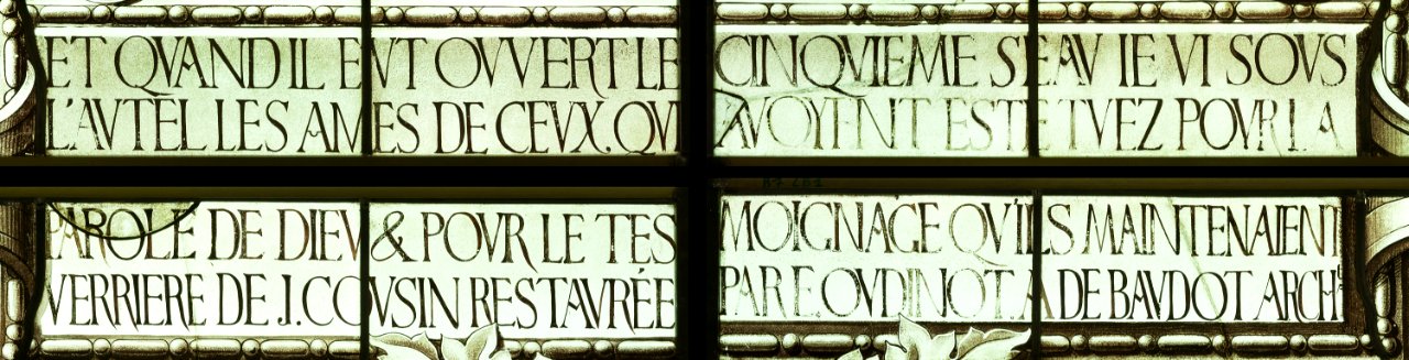 Saint-Chapelle de Vincennes - Baie 5 - Texte de la douzième vision de l'Apocalypse - les âmes des saints criant vers Dieu (bgw17 0981)