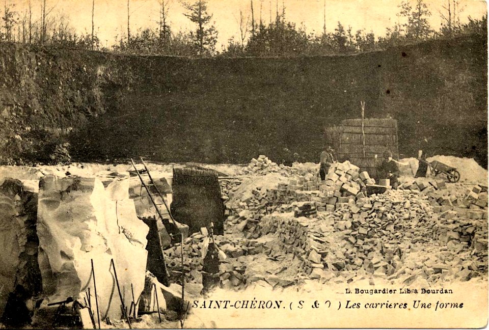 Saint-Cheron - Les carrieres, Une for,e (La Bougardier Libra Bourdan)