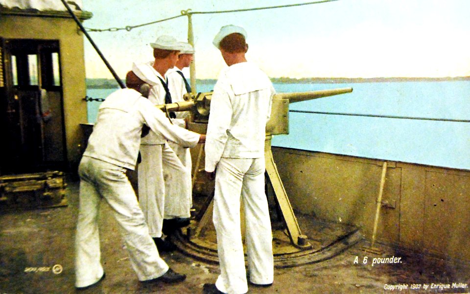 Sailors man a 6 pounder gun, hand tinted postcard, image by Enrique Muller, 1907 (26685033593)