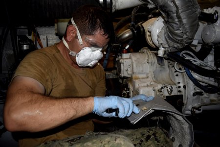 Sailors of Coastal Riverine Squadron 1 Perform Boat Maintenance (34806885030)