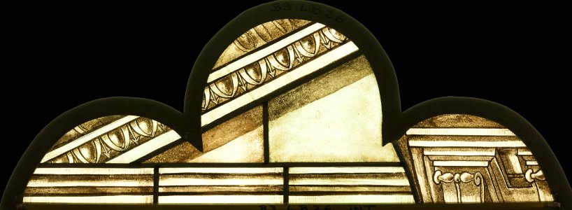 Saint-Chapelle de Vincennes - Baie 3 - Tête de lancette à décor d'architecture (bgw17 0826)
