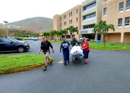 Sailors transport evacuees during Hurricane Irma relief to the Virgin Islands. (37104583555)