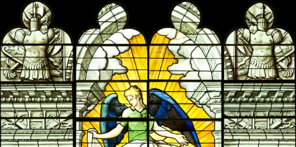 Saint-Chapelle de Vincennes - Baie 5 - Les âmes des saints criant vers Dieu, détail d'un ange distribuant des robes blanches (bgw17 0971)