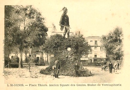 Saint-Denis.Place Thiers.ancien square des Gaules.Square Pierre de Geyter
