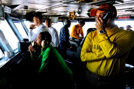 Sailors work in primary flight control at sea. (8434690905)