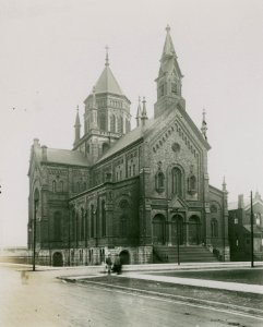 Saint Anthony of Padua Church, Chicago, 1913 (NBY 663) photo