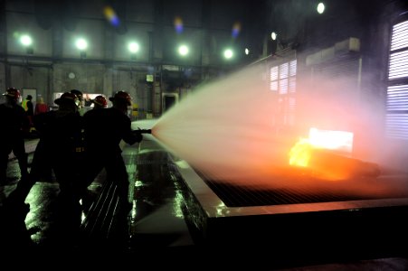 Sailors practice firefighting. (8425013124)