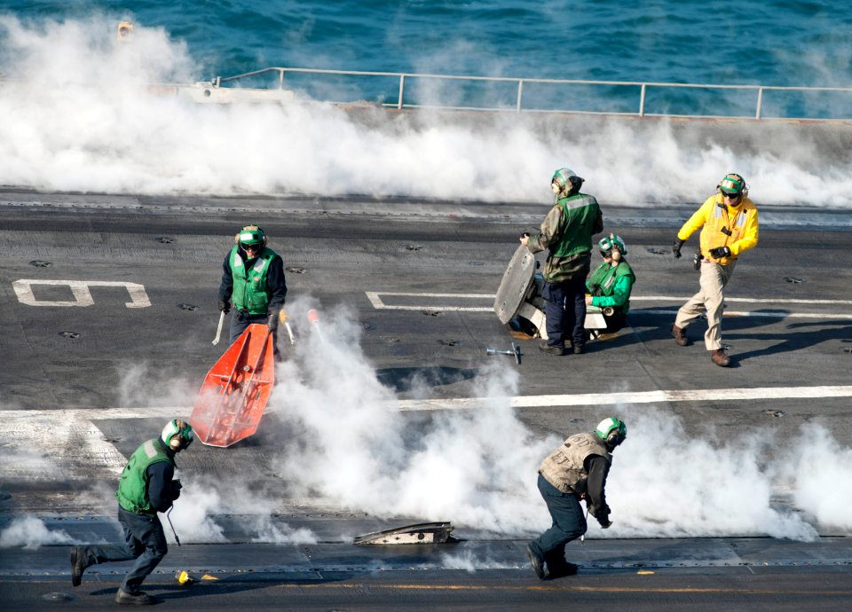 Sailors secure a catapult aboard USS Harry S. Truman. (11967405466)