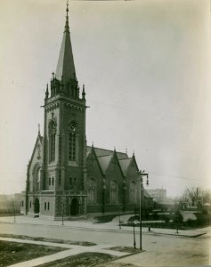 Saint Henry Catholic Church, Chicago, 1913 (NBY 573) photo