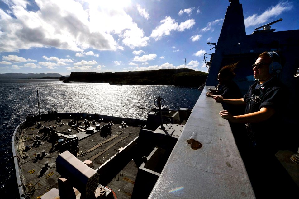 Sailors stand watch on the bridge wing aboard USS San Diego. (39613911231)