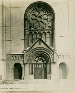 Saint Josaphat Church, Chicago, 1913 (NBY 961) photo