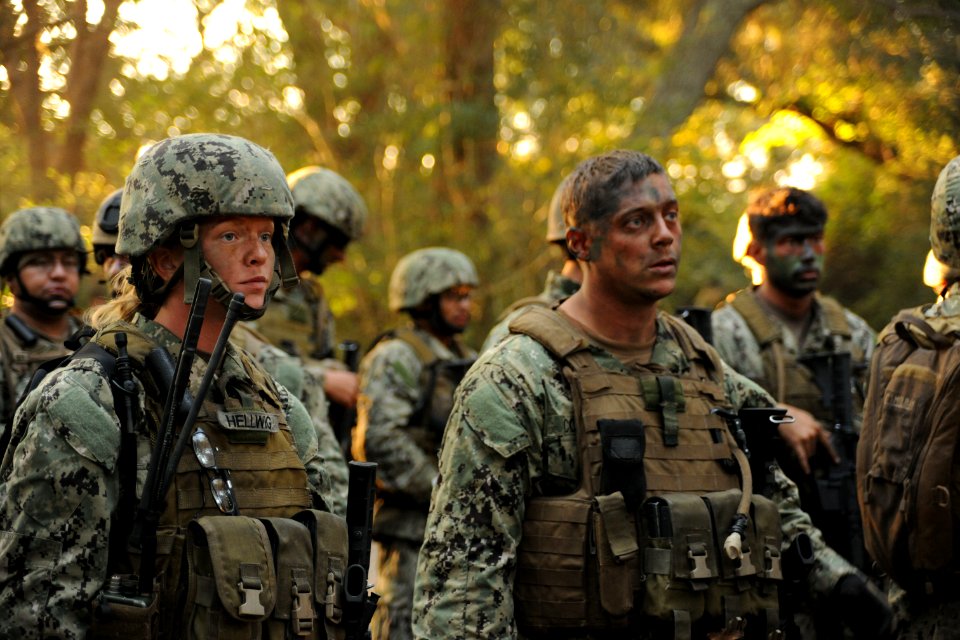 Sailors train in combat skills. (8181936637)