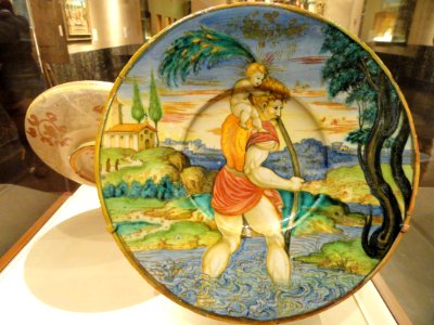 Saint Christopher dish, probably painted by Nicola di Gabriele Sbraga (Nicola da Urbino) of Urbino, lustred by Maestro Giorgio Andreoli of Gubbio, c. 1530 - Nelson-Atkins Museum of Art - DSC08611