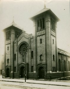 Saint Dominic's Catholic Church, Chicago, 1913 (NBY 944) photo