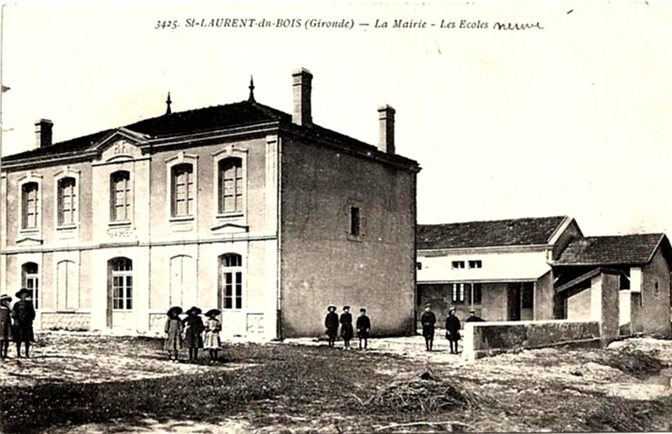 Saint-Laurent-du-Bois - Mairie et groupe scolaire