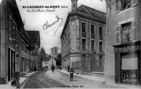 Saint-Laurent-du-Pont, la distillerie Bonal, 1908, p210 de L'Isère les 533 communes - J G édit Voiron