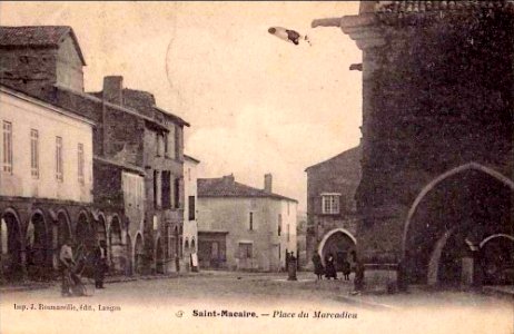Saint-Macaire - place Marcadieu 4